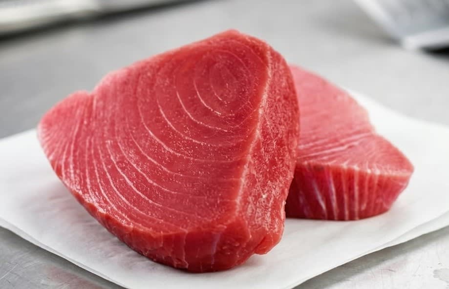 TUNA STEAK
